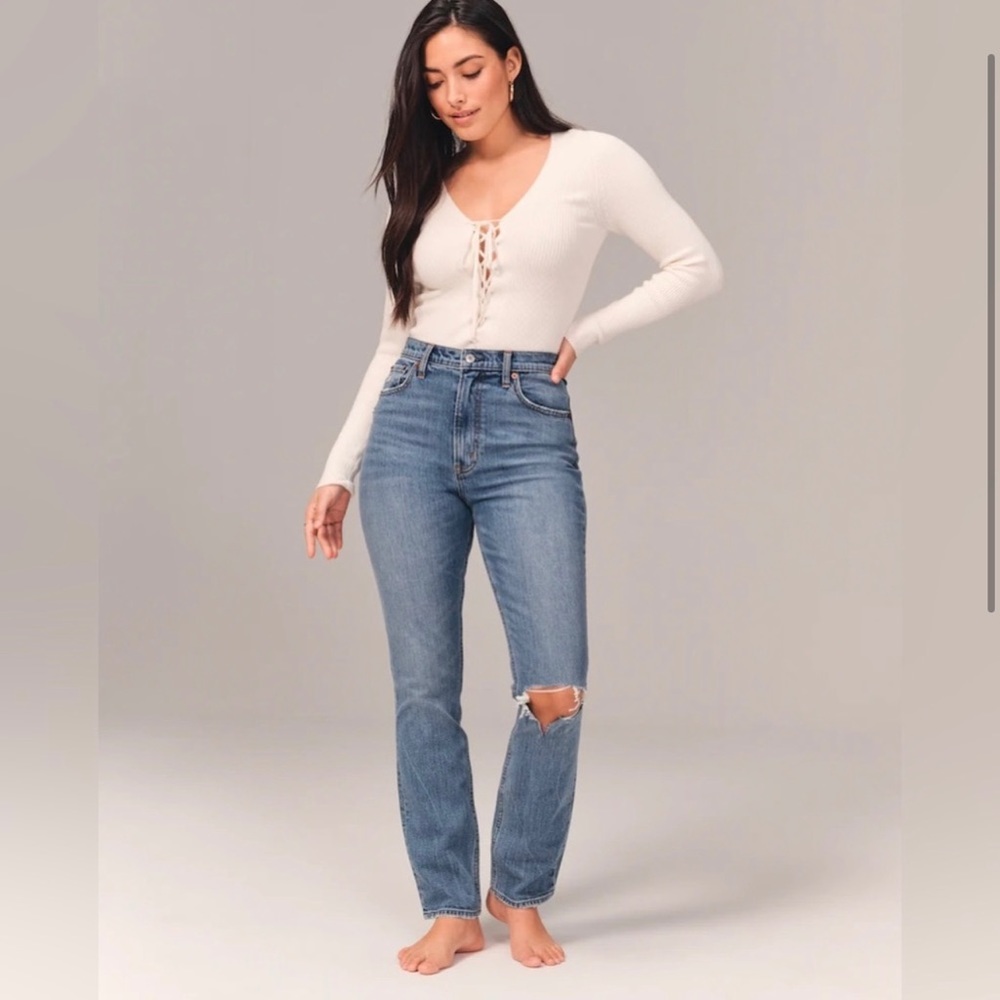 Abercrombie The 90s Slim Straight Ultra High Rise